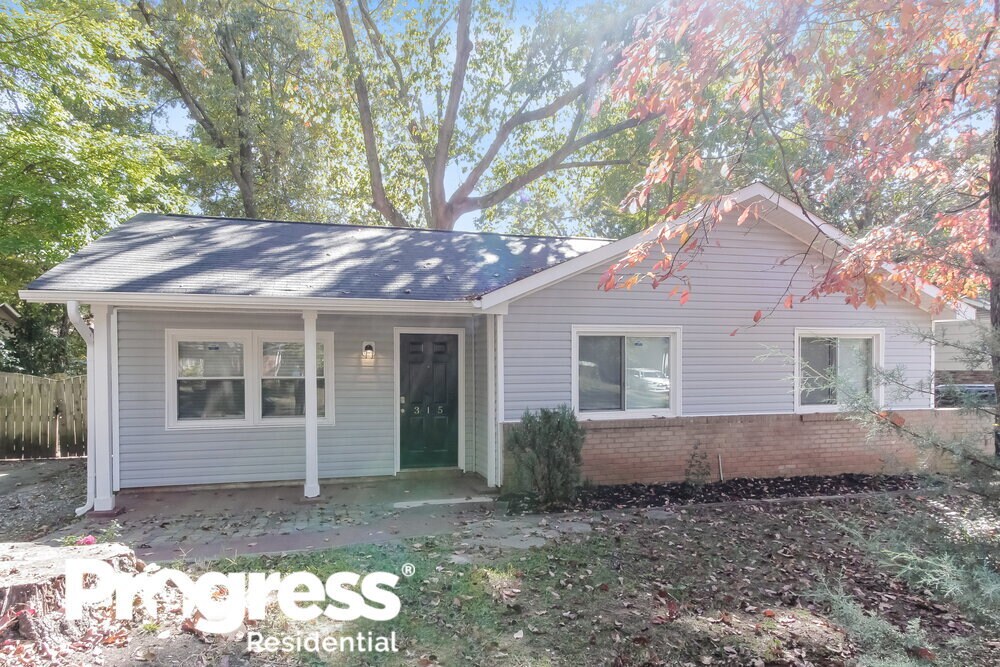 315 Huntsmoor Dr, Charlotte, NC 28217 House Rental in Charlotte, NC