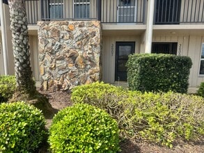 Building Photo - 3607 Edgewater Dr