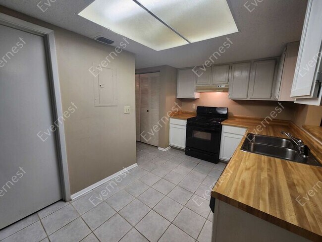 Foto del edificio - 47 Little Silver Ct