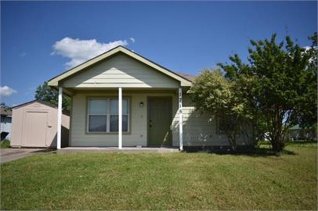 Primary Photo - 1715 Manor Garden Mnr
