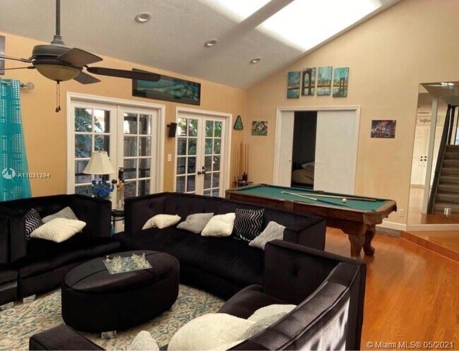 Foto del edificio - 22701 Bella Rita Cir