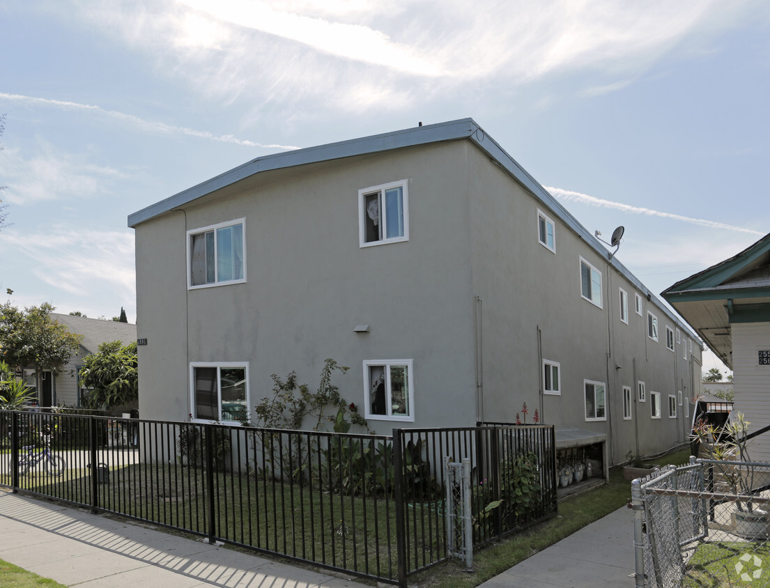 Building Photo - 2551 Pasadena Ave