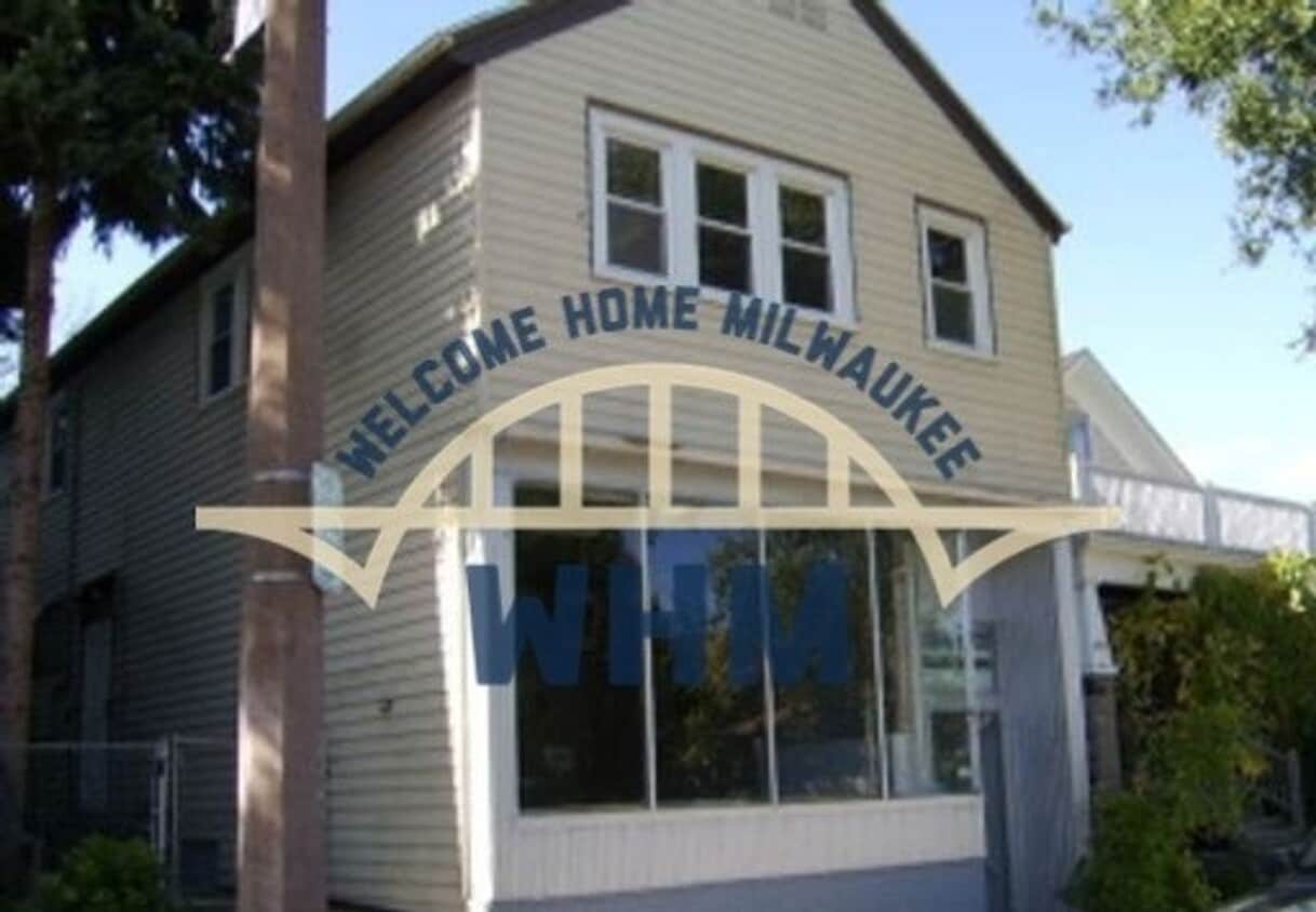 Primary Photo - 2417 S Howell Ave