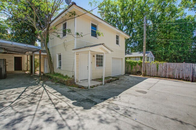 Foto del edificio - Now Leasing - Charming Renovated 3BR Home Near Downtown Columbia & Major Colleges