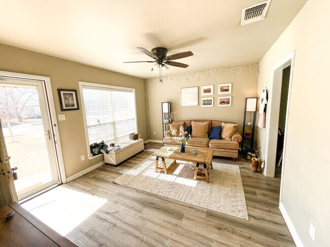 Building Photo - Updated Tech Terrace House with Great Back...