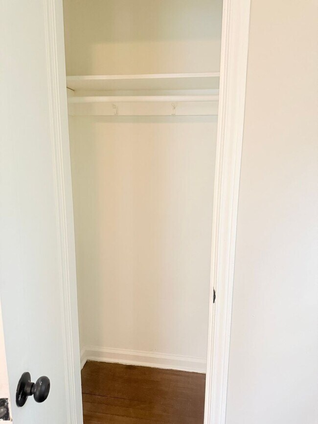 Building Photo - Renovated 3-Bedroom Home – We Welcome Sect...