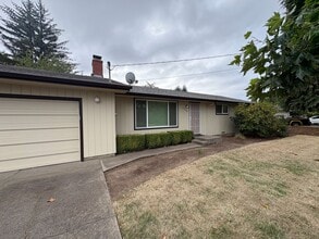 Building Photo - 2755 Kalmia St