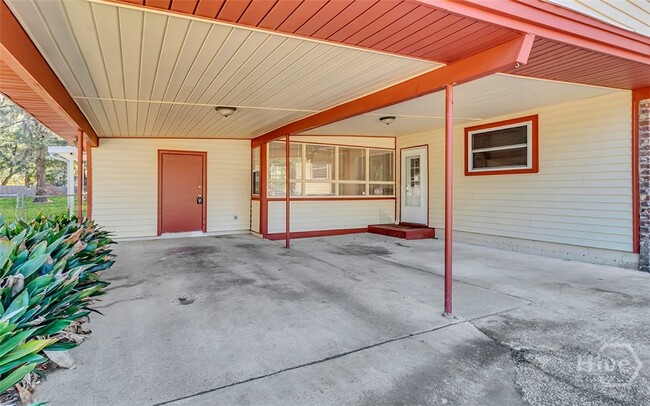 Foto del edificio - 36 Silverstone Cir