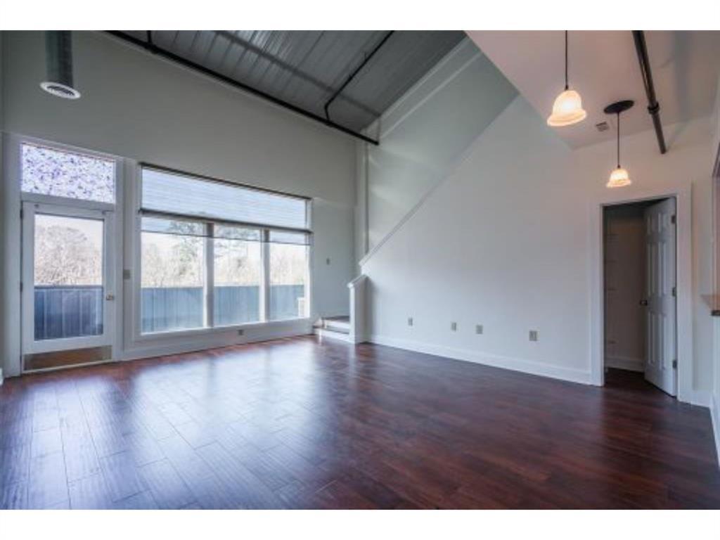 Foto principal - 248 W Washington St