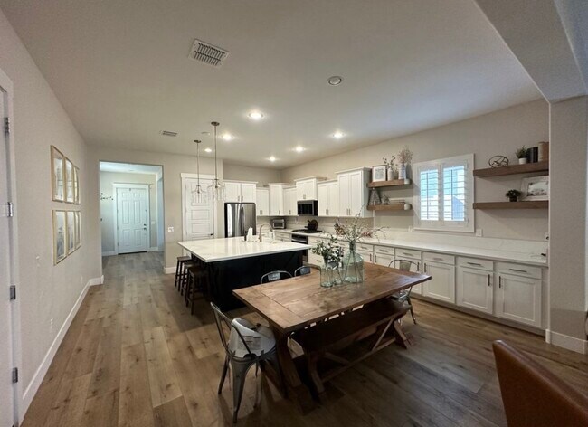 Foto del edificio - 2731 S Eastridge