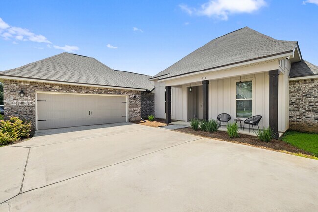 Foto del edificio - 212 Blaze Blvd