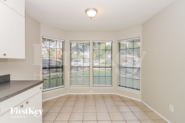 Foto del edificio - 6723 Valerian Ln