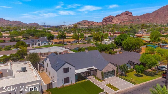 Foto del edificio - 4 br, 4.5 bath House - 4216 E Hazelwood St