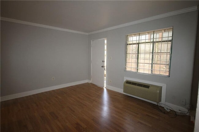 Foto del edificio - 758 St Charles Ave NE