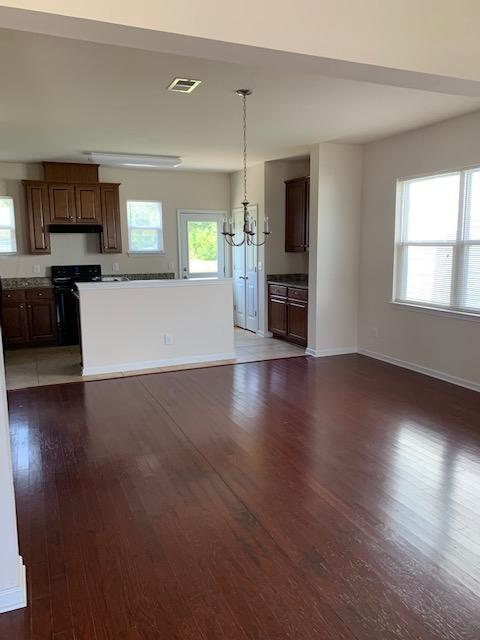 Foto del edificio - 1182 Bethpage Dr