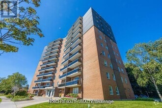Building Photo - 3145-3145 Queen Frederica Dr