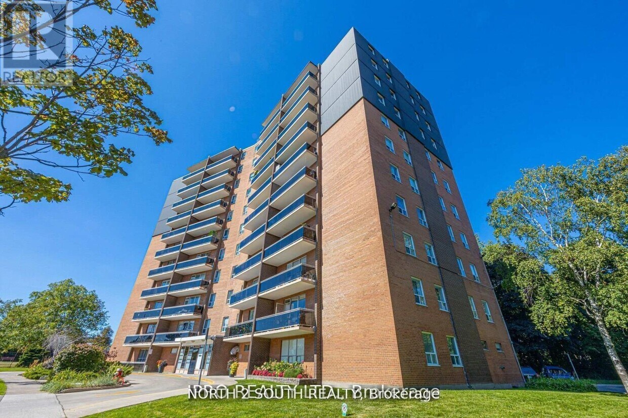Photo principale - 3145-3145 Queen Frederica Dr