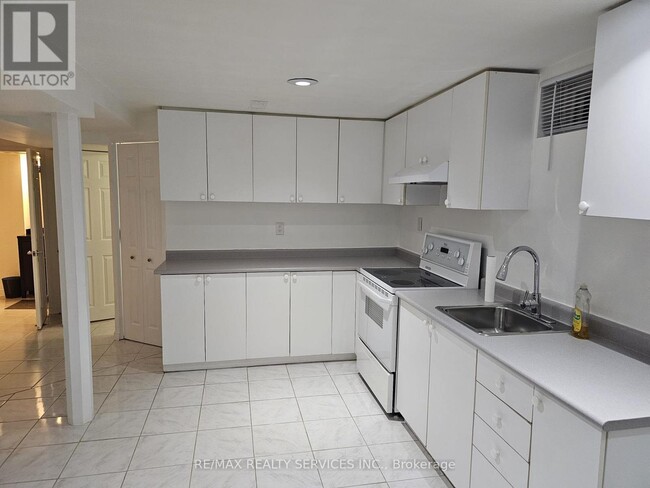 Building Photo - 21 Wayne Nicol Dr