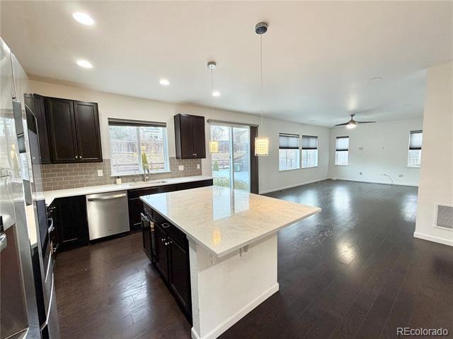 Foto del edificio - 11056 Hayloft St