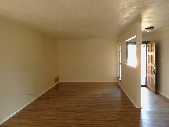 Foto del edificio - 7608 SW Cherokee Ave
