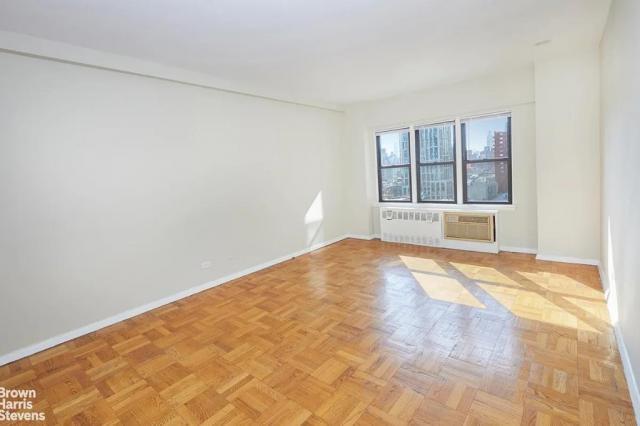 Foto principal - 0 bedroom in New York NY 10075