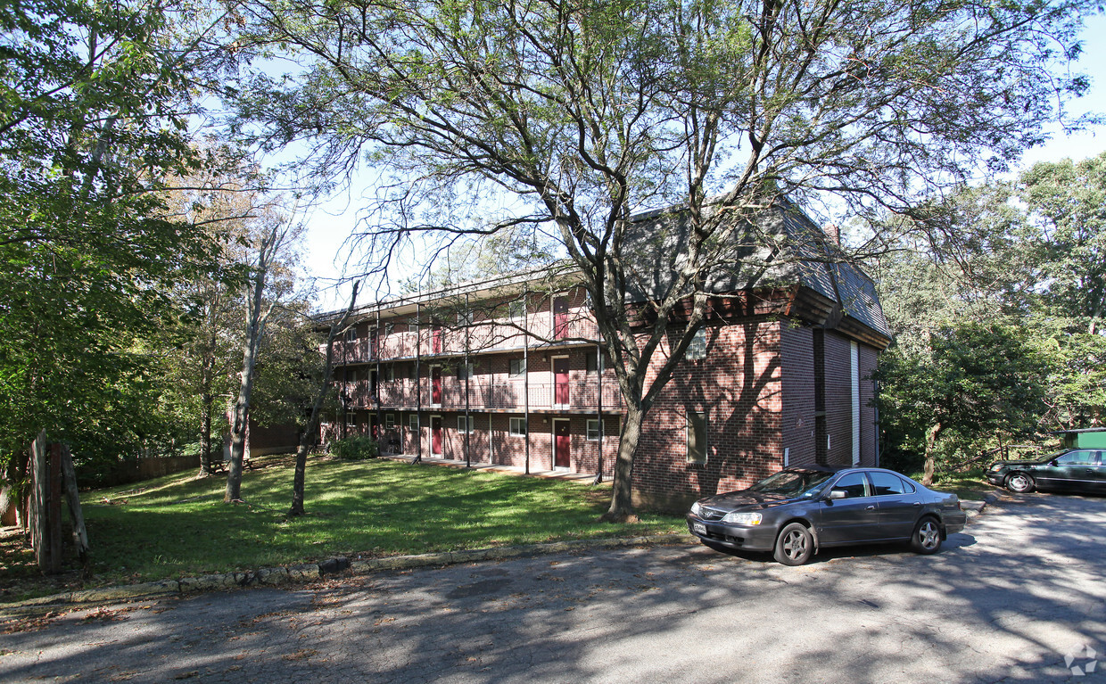 Primary Photo - Cedar Glen Apartments