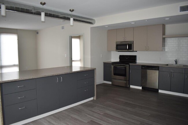 Foto del edificio - 1464 E 105th St