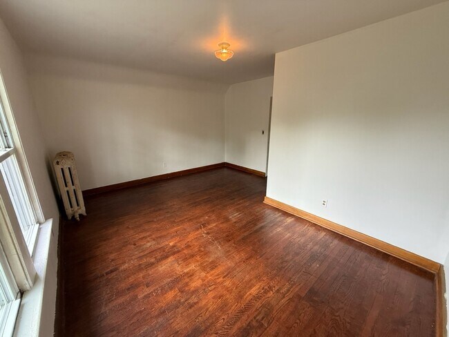 Dormitorio - 1500 Jiroch St