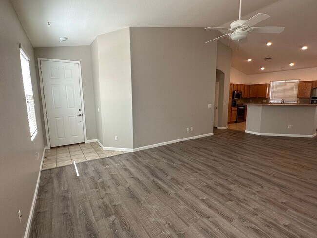 Foto del edificio - 4560 E Murrieta Rd