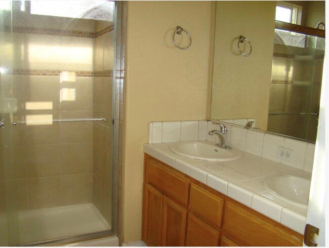 Building Photo - 3066 Silver Oak Ct