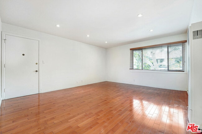 Building Photo - 1219 N Crescent Heights Blvd