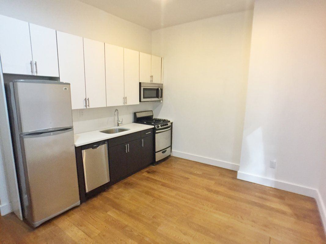 Primary Photo - 165 W 127th St