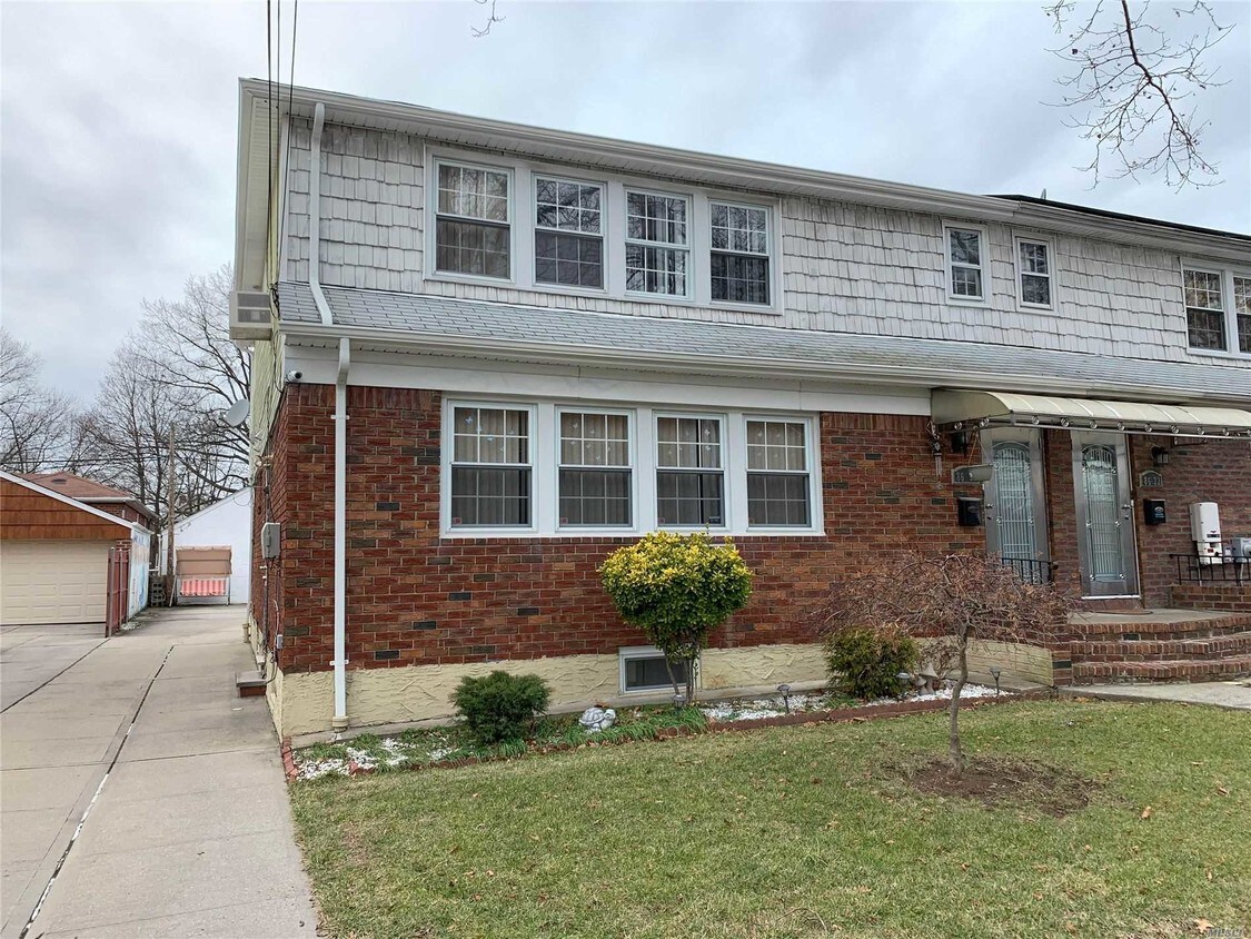 Primary Photo - 86-26 235th Ct