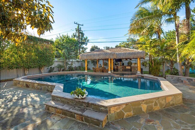 Foto del edificio - 810 Country Club Ln