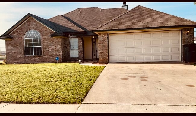 Building Photo - 5508 Birdcreek Dr