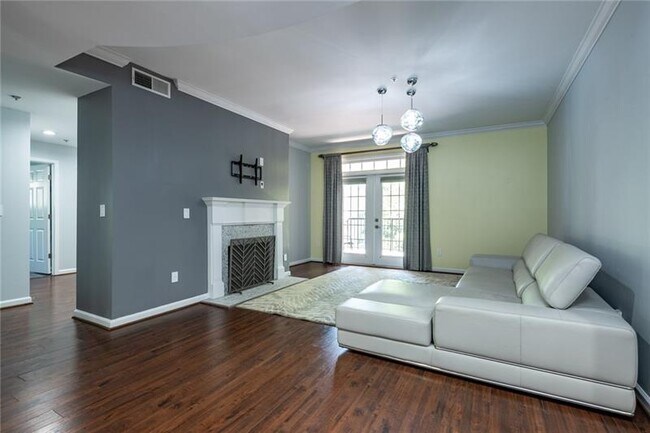 Building Photo - 3047 Lenox Rd NE