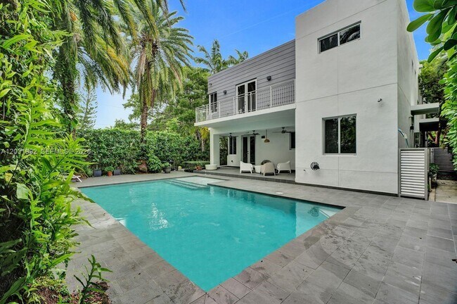 Building Photo - 6340 SW 80th St