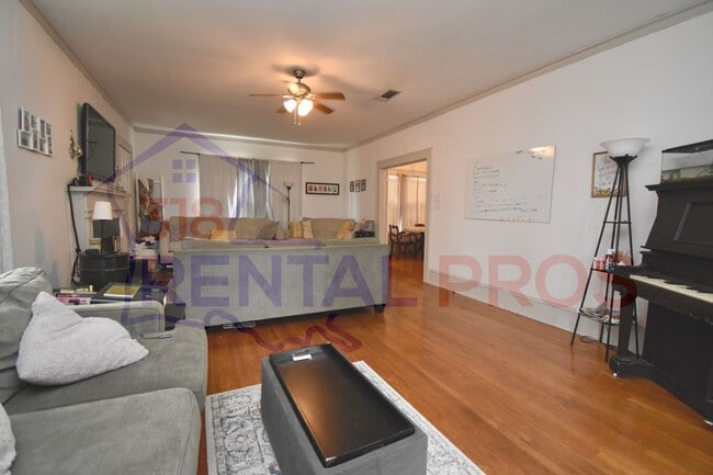 Foto del edificio - 3 Bed 2 Bath Home Within Walking Distance to Tech!