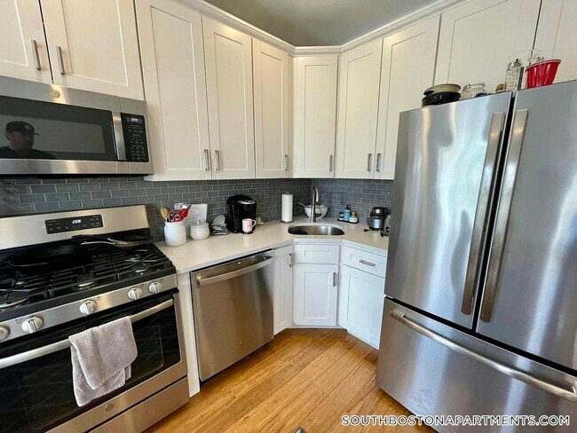 Foto del edificio - 695 E 7th St
