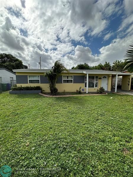 Building Photo - 6940 SW 24th Ct
