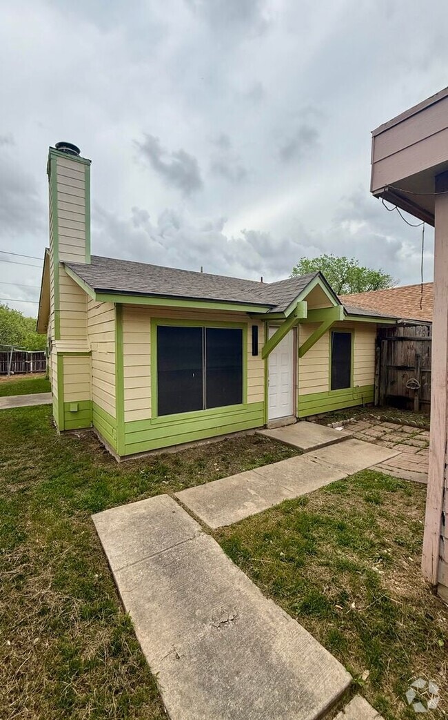 Building Photo - 8416 Dixon Ridge Dr