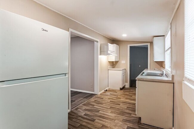 Foto del edificio - 925 Woodward Rd