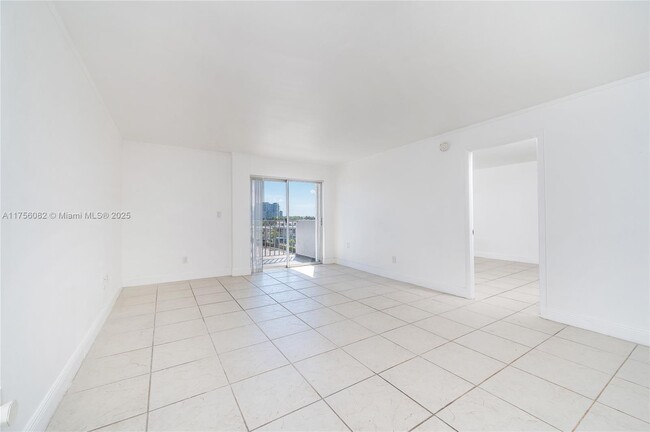 Building Photo - 6545 Indian Creek Dr