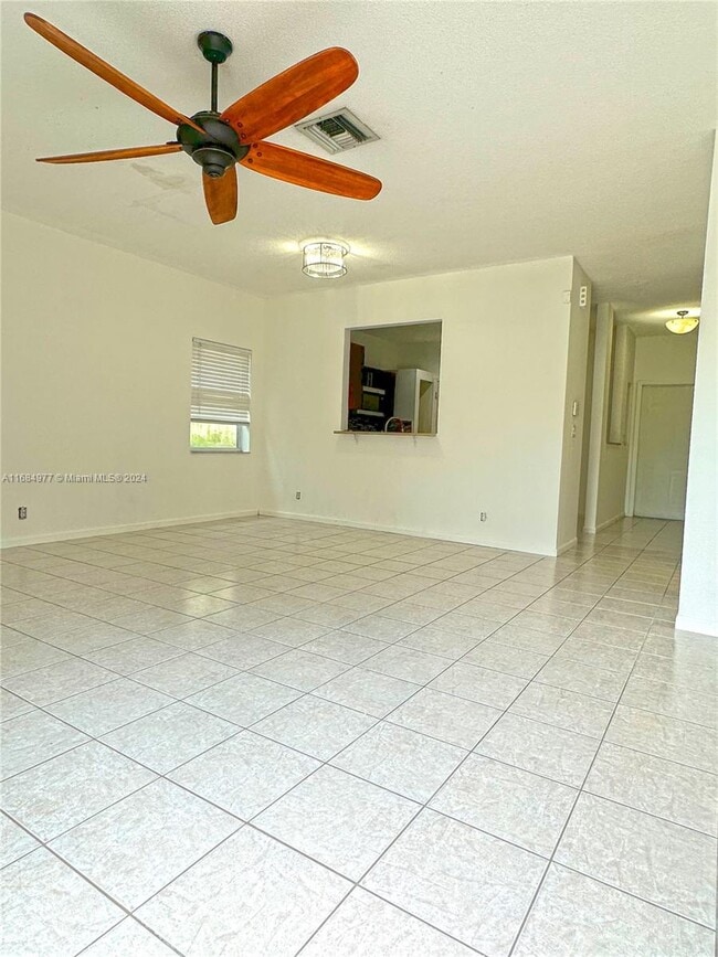 Building Photo - 5541 NW 90th Ter
