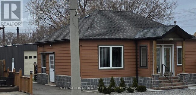Photo du bâtiment - 731 Knox Ave