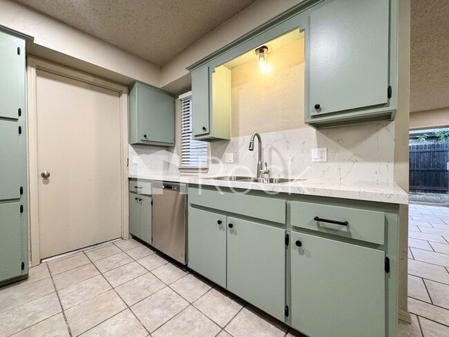 Photo - 7024 Woodlake Dr Apartment