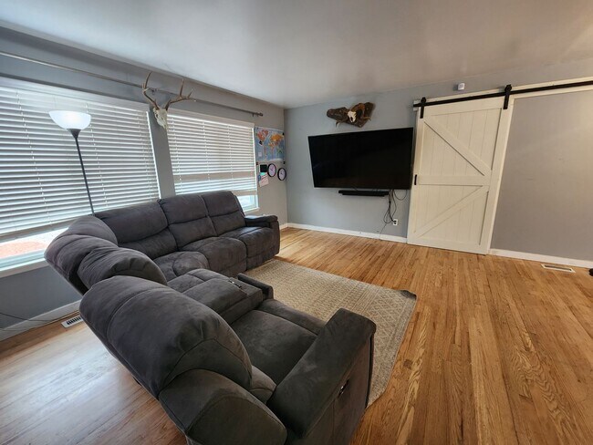 Foto del edificio - Stunning 3 Bed 2 Bath