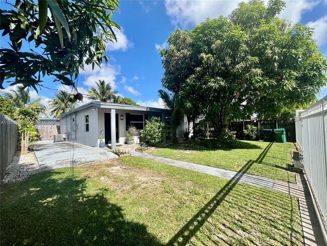 Foto del edificio - 3135 SW 64th Ave
