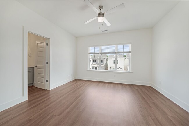 Building Photo - One Month FREE on this Home! Limited Time ...