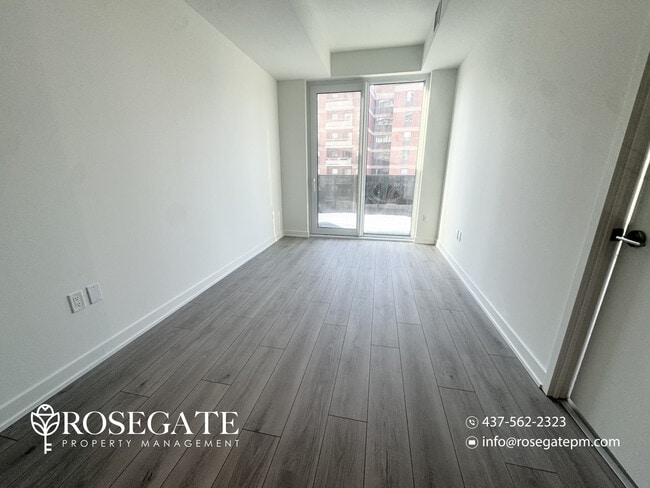 Building Photo - 2-Bedroom Condo with Parking, Private Garage, Locker & Balcony in Mississauga